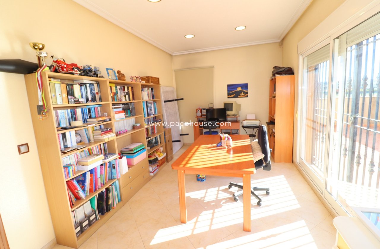 Resale - Villa -
Lorca