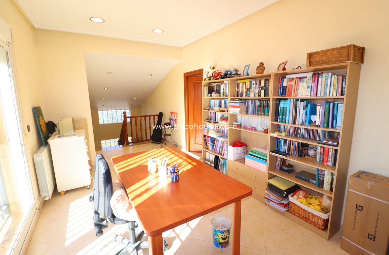 Resale - Villa -
Lorca