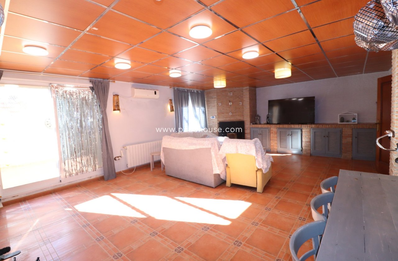 Resale - Villa -
Lorca