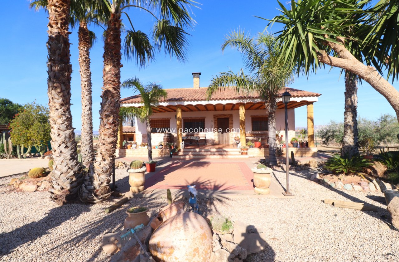 Resale - Villa -
Lorca