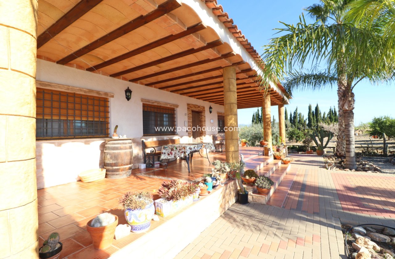 Resale - Villa -
Lorca