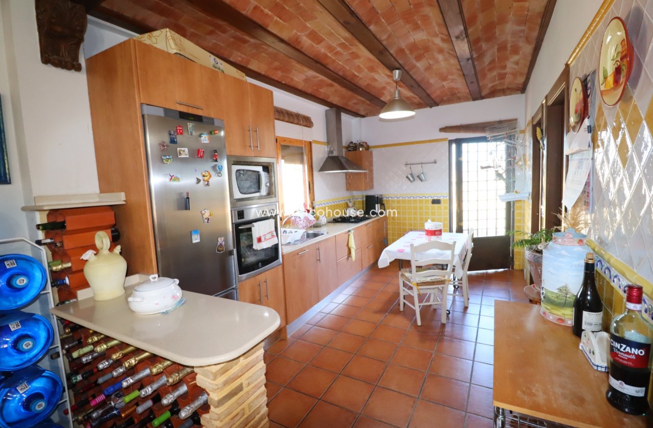Resale - Villa -
Lorca