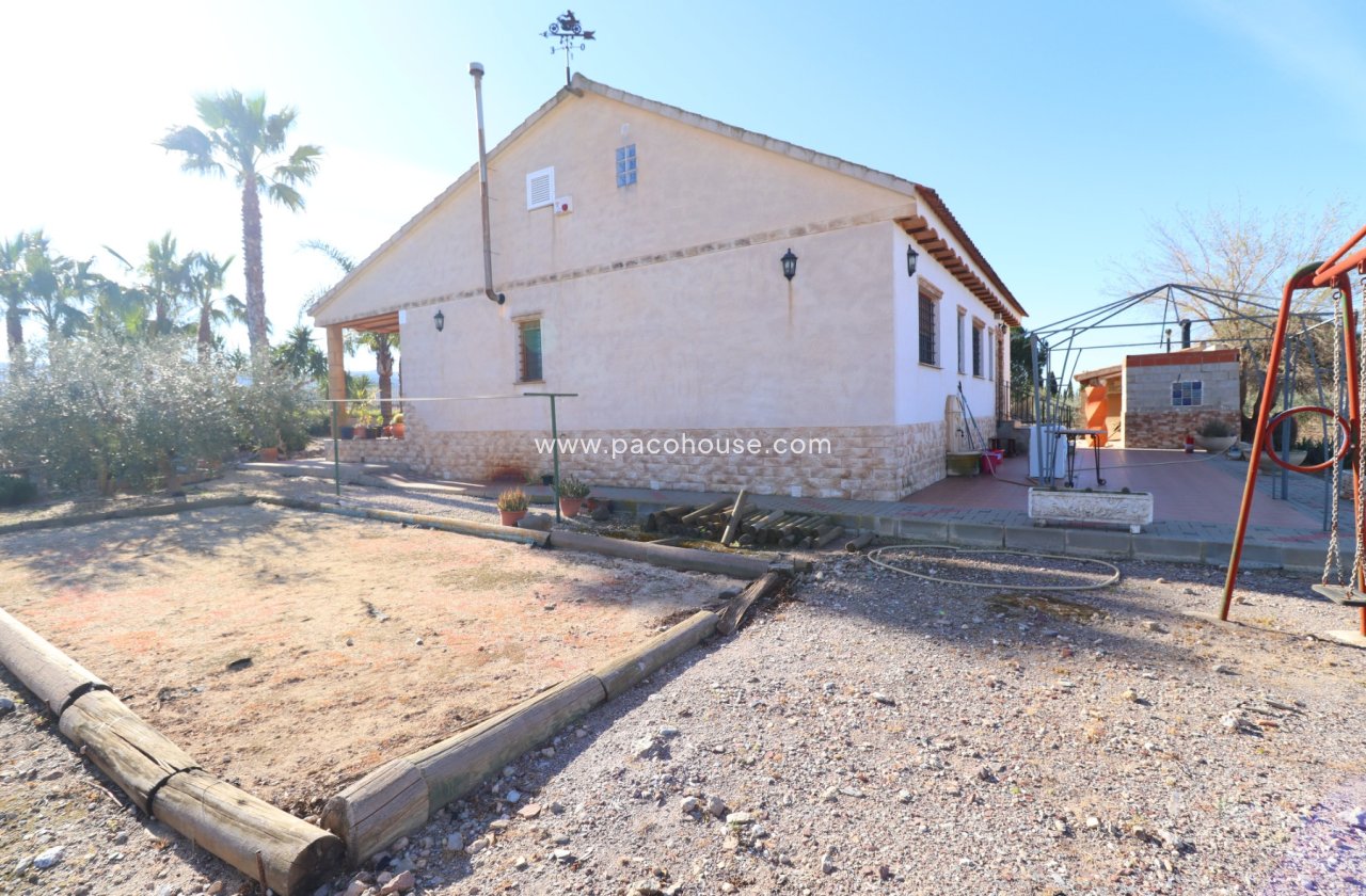 Resale - Villa -
Lorca
