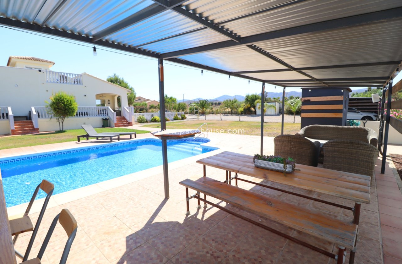 Resale - Villa -
Lorca