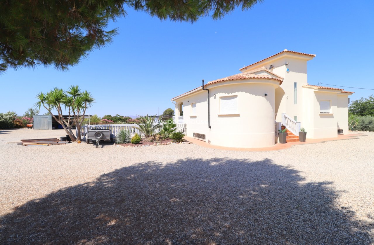 Resale - Villa -
Lorca