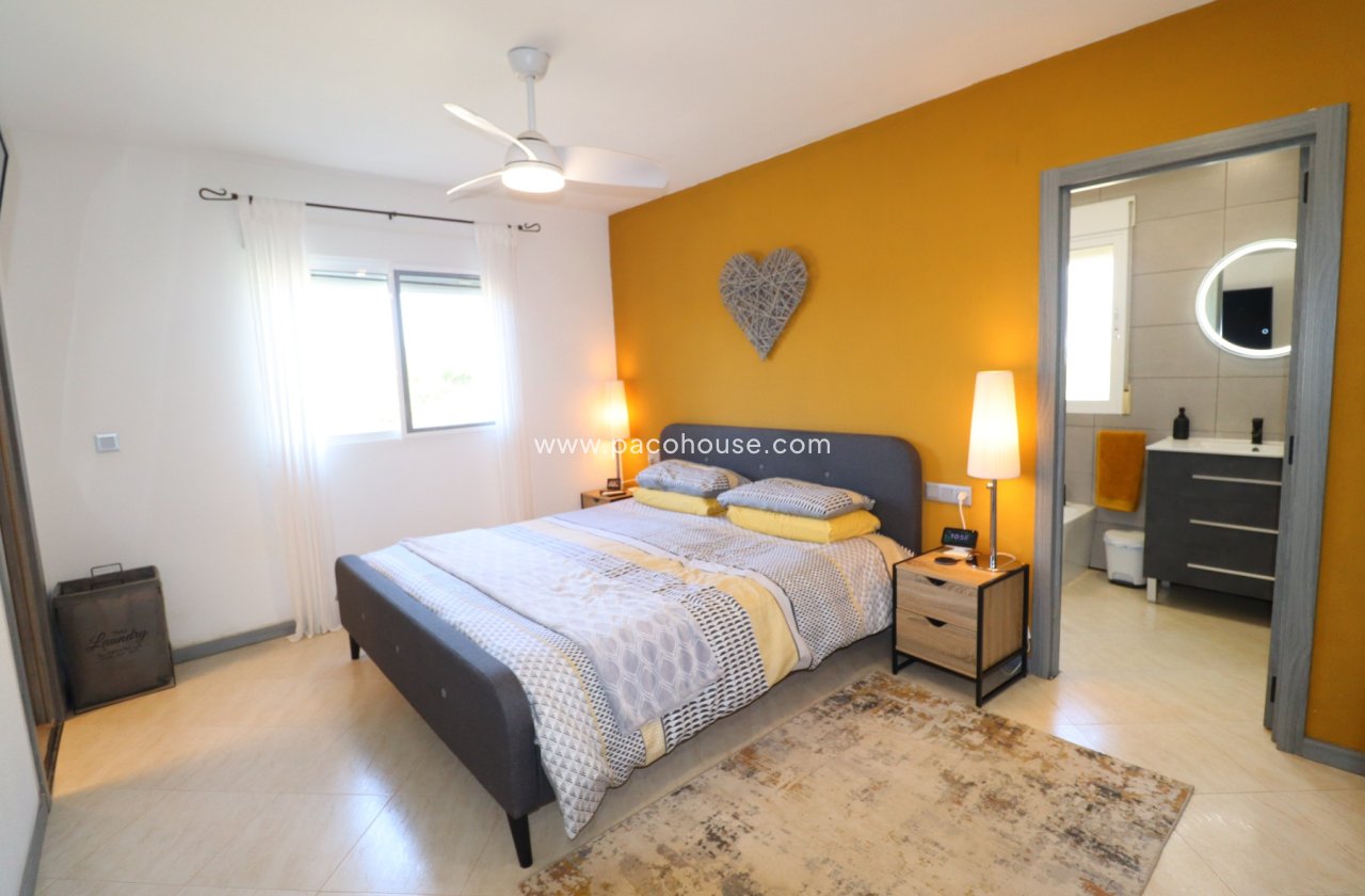 Resale - Villa -
Lorca