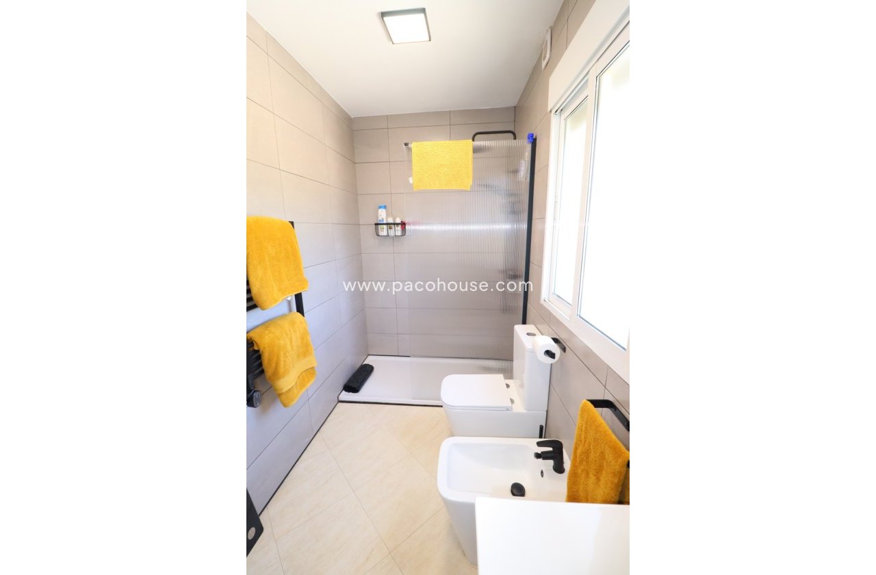 Resale - Villa -
Lorca