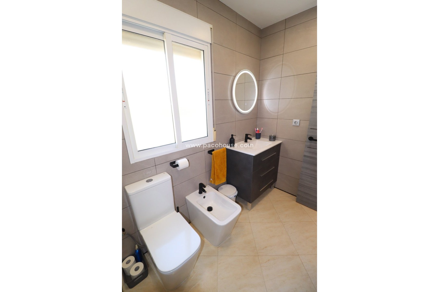 Resale - Villa -
Lorca