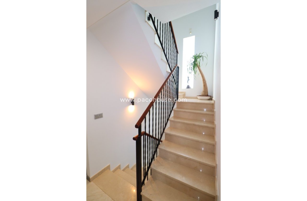 Resale - Villa -
Lorca