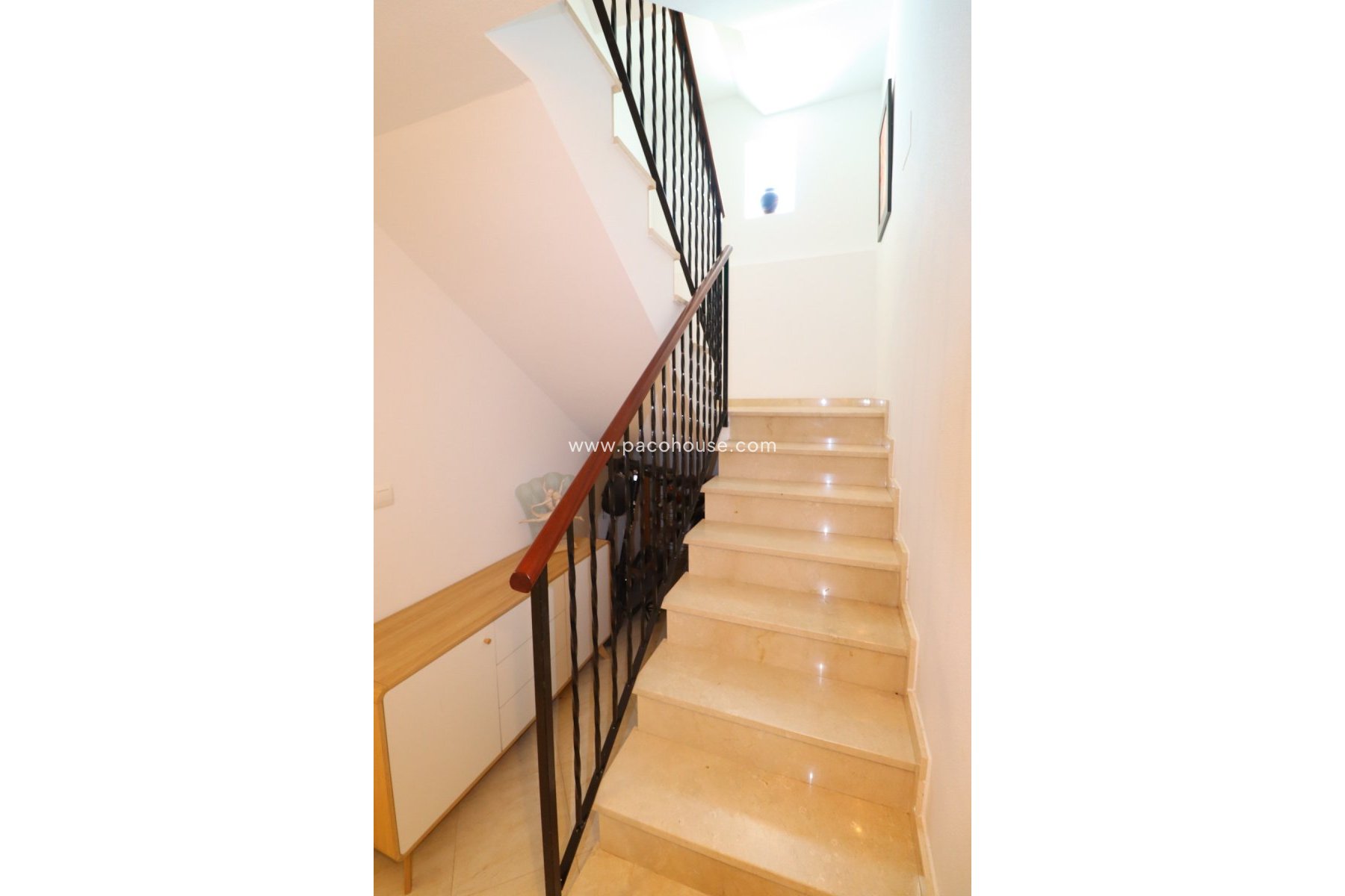 Resale - Villa -
Lorca