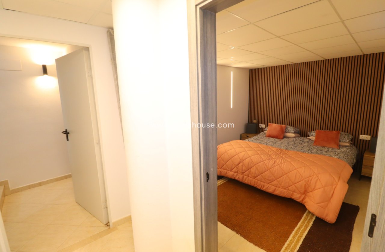 Resale - Villa -
Lorca