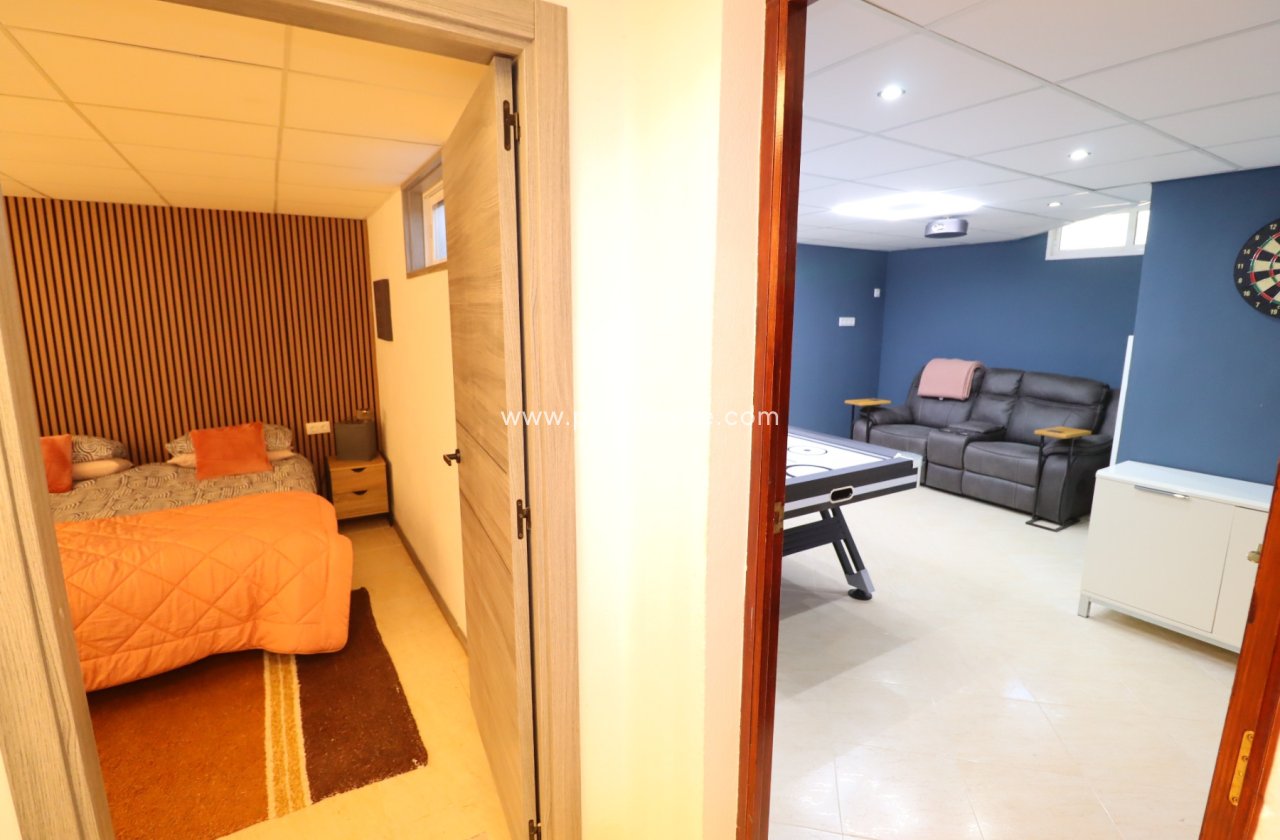 Resale - Villa -
Lorca