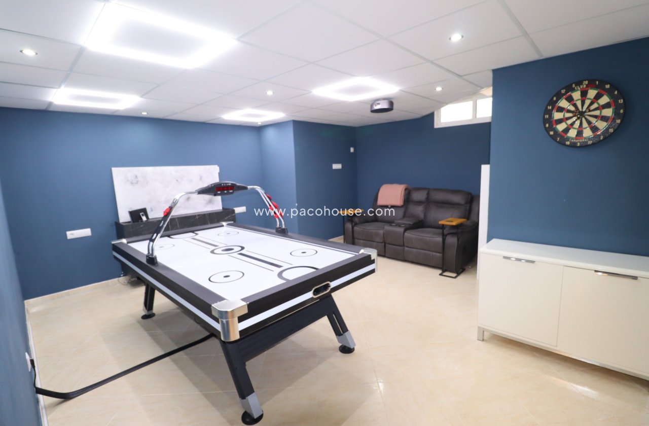 Resale - Villa -
Lorca