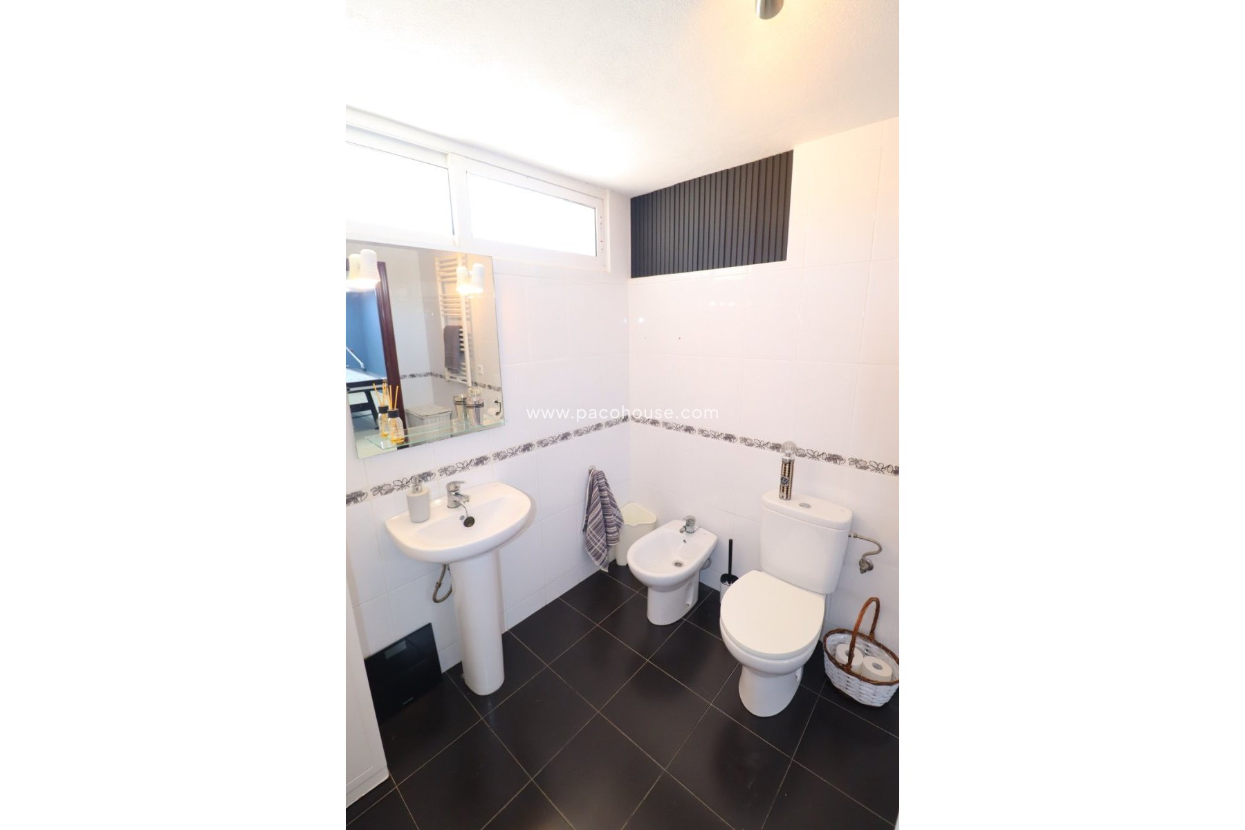 Resale - Villa -
Lorca