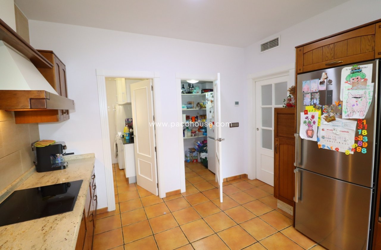 Resale - Villa -
Lorca