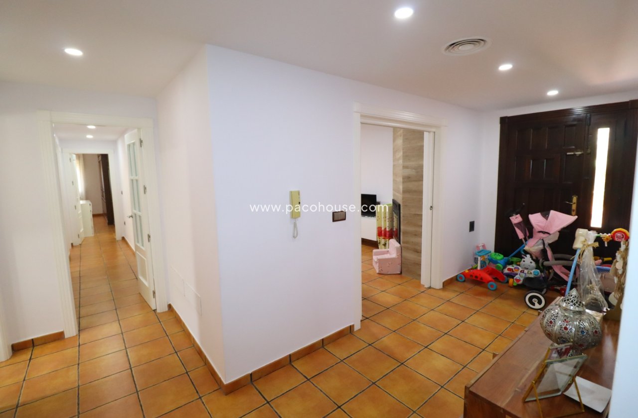 Resale - Villa -
Lorca