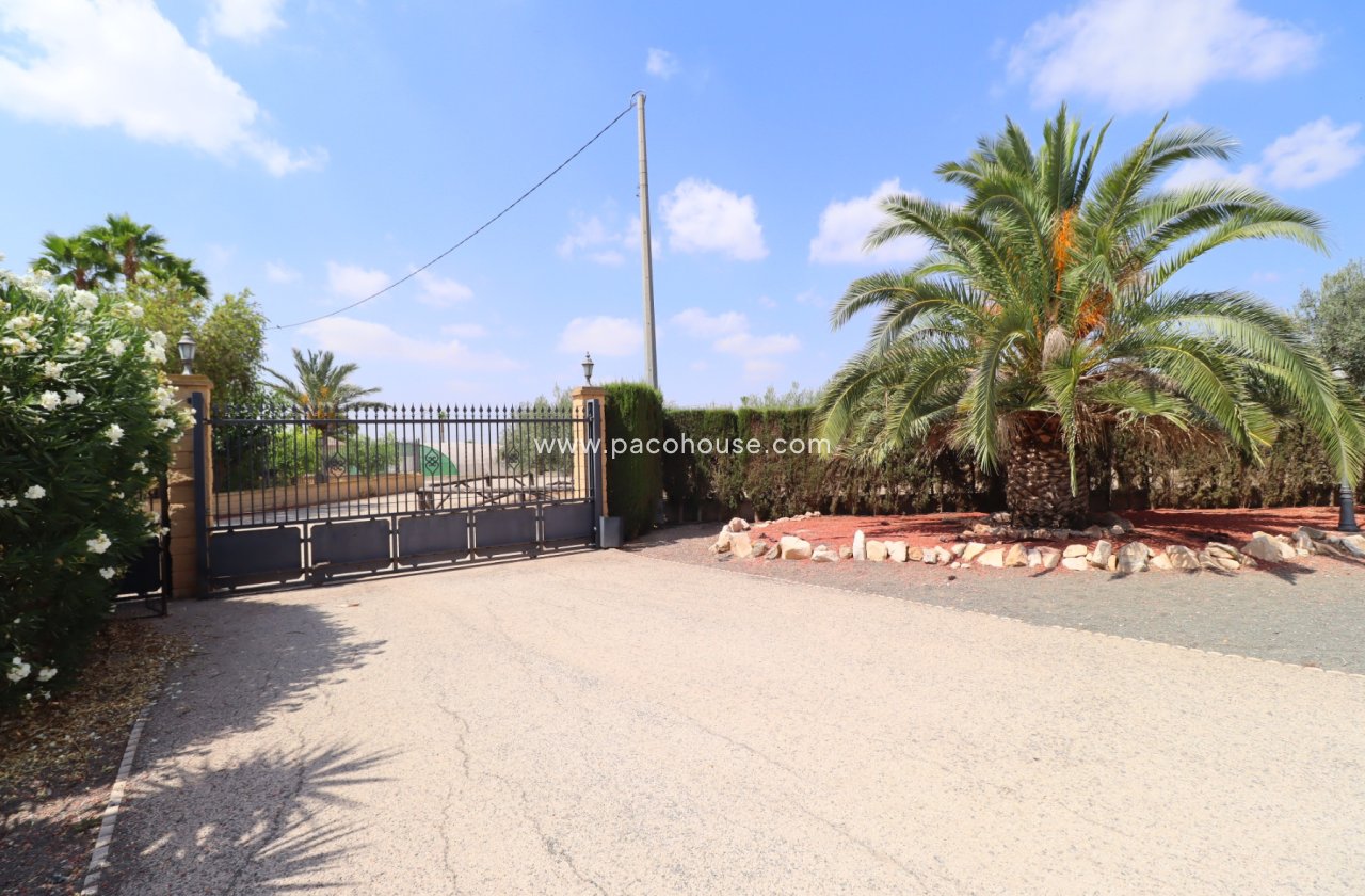 Resale - Villa -
Lorca