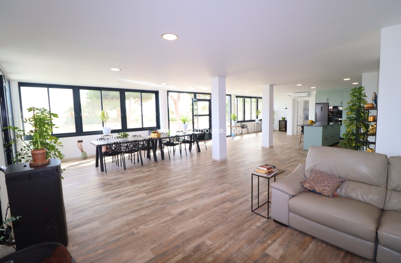 Resale - Villa -
Puerto Lumbreras