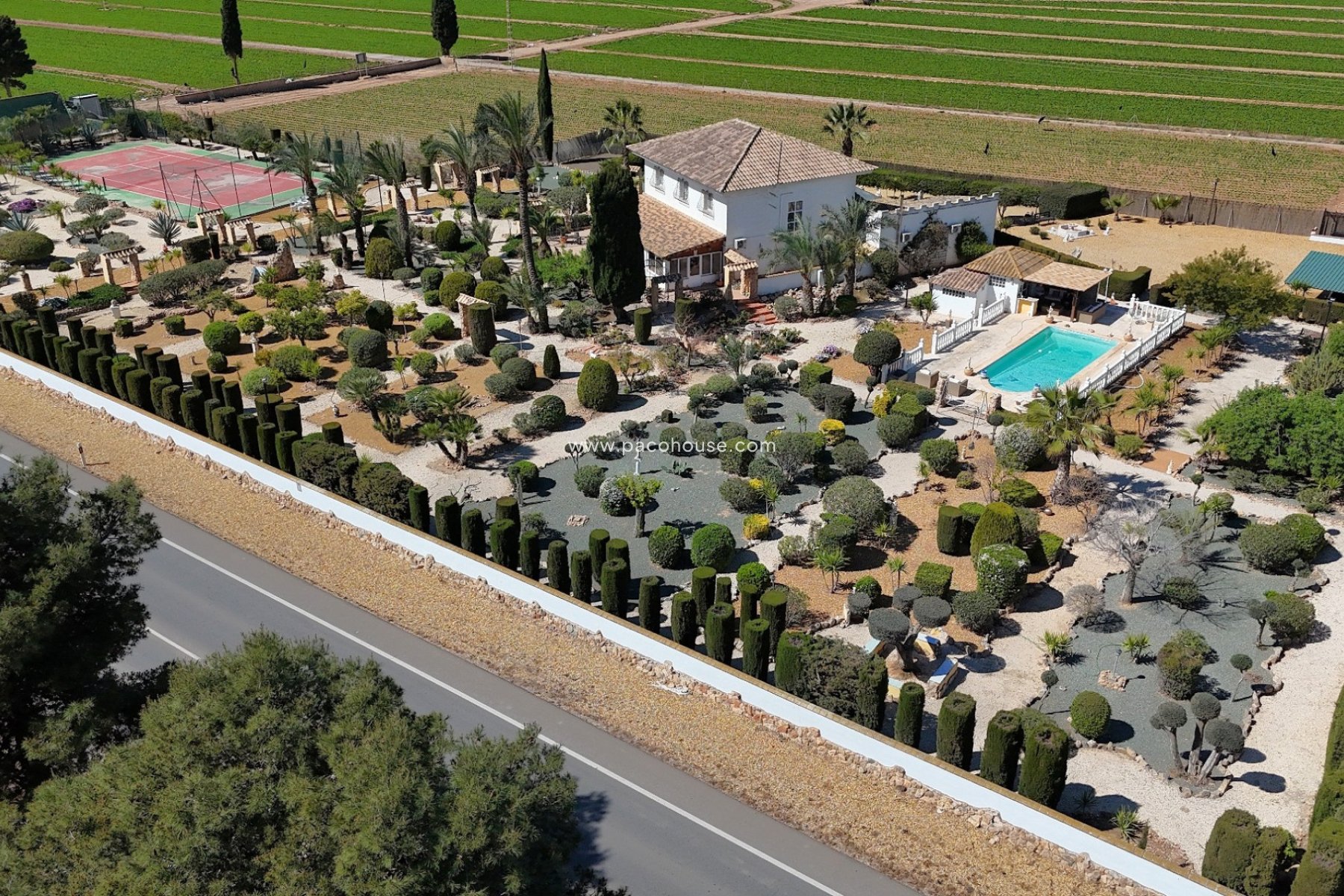 Resale - Villa -
Purias