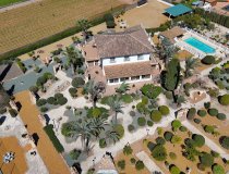 Resale - Villa -
Purias