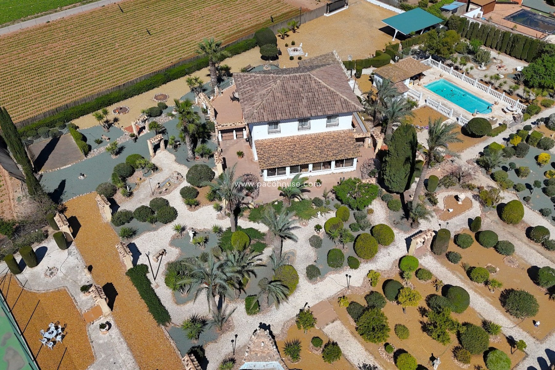 Resale - Villa -
Purias