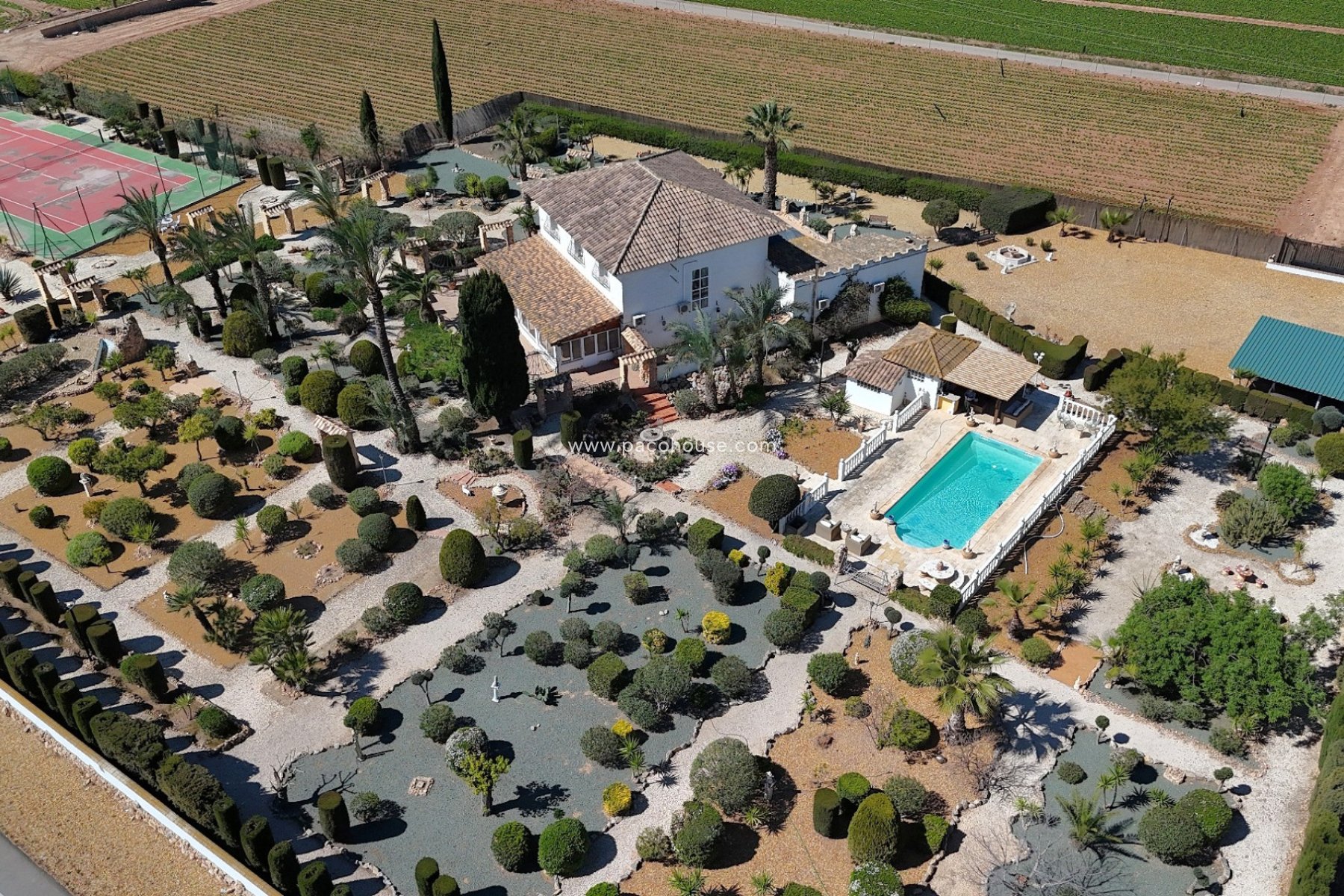 Resale - Villa -
Purias