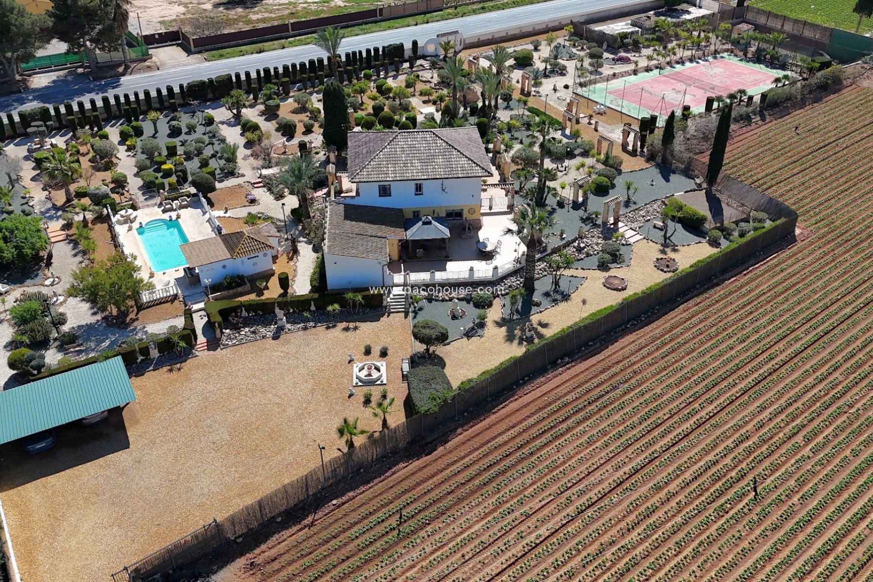 Resale - Villa -
Purias