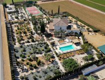 Resale - Villa -
Purias