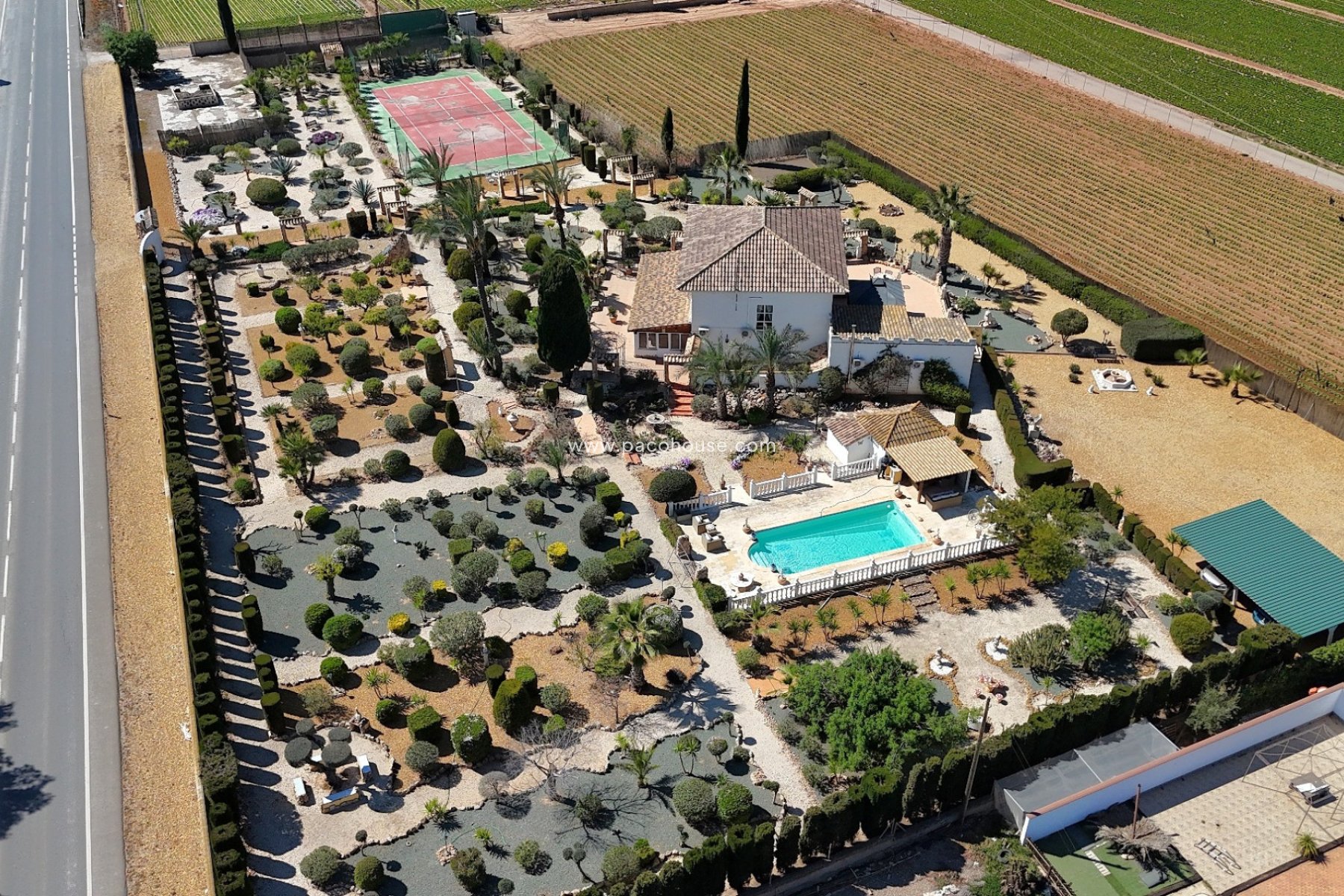 Resale - Villa -
Purias