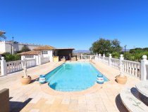 Resale - Villa -
Purias