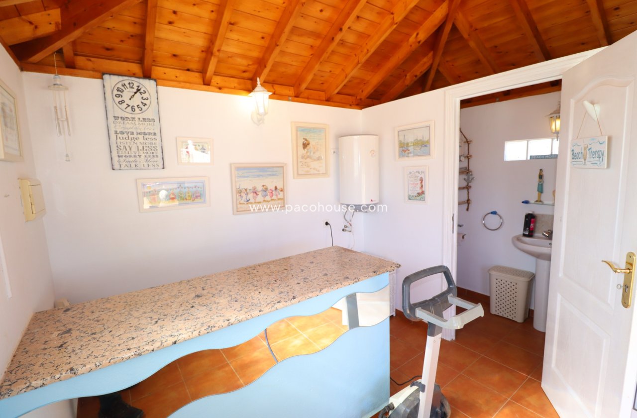 Resale - Villa -
Purias