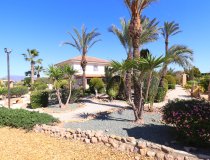 Resale - Villa -
Purias