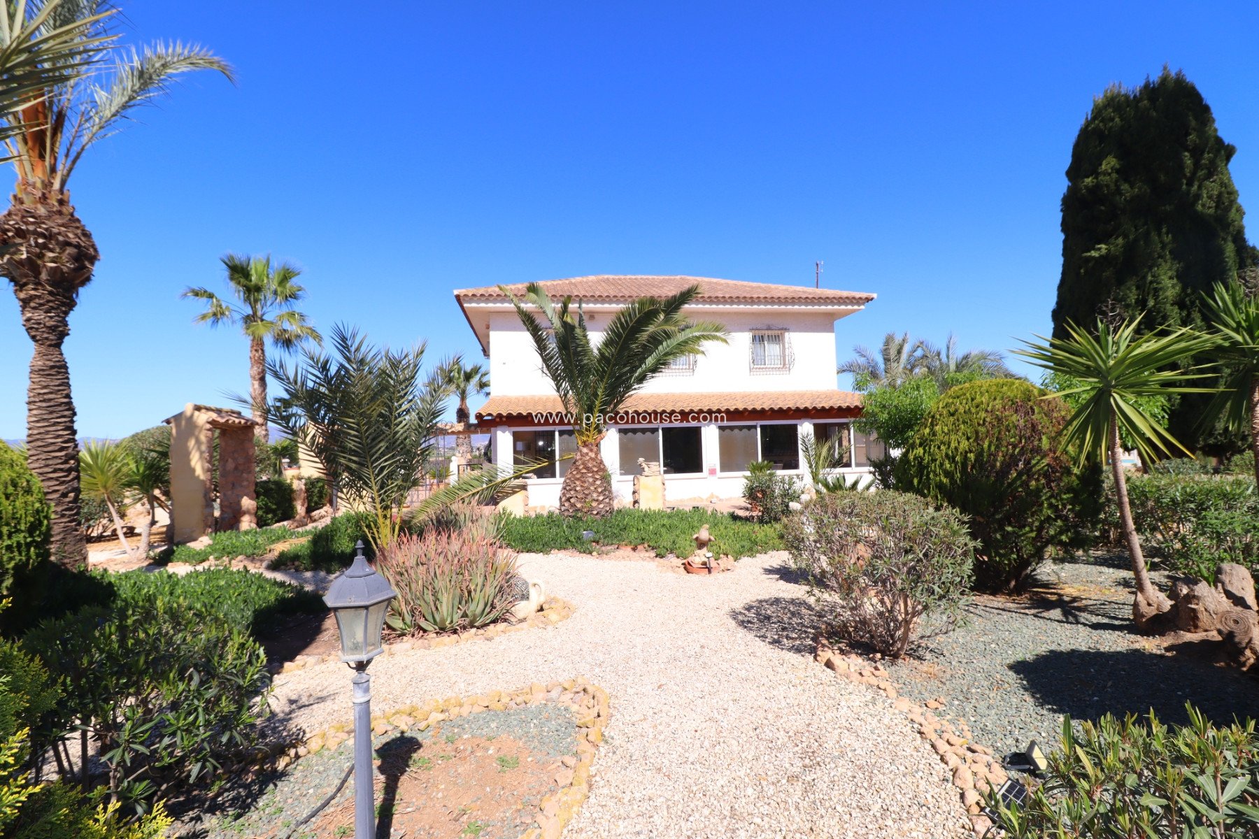 Resale - Villa -
Purias