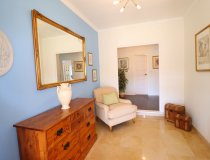 Resale - Villa -
Purias