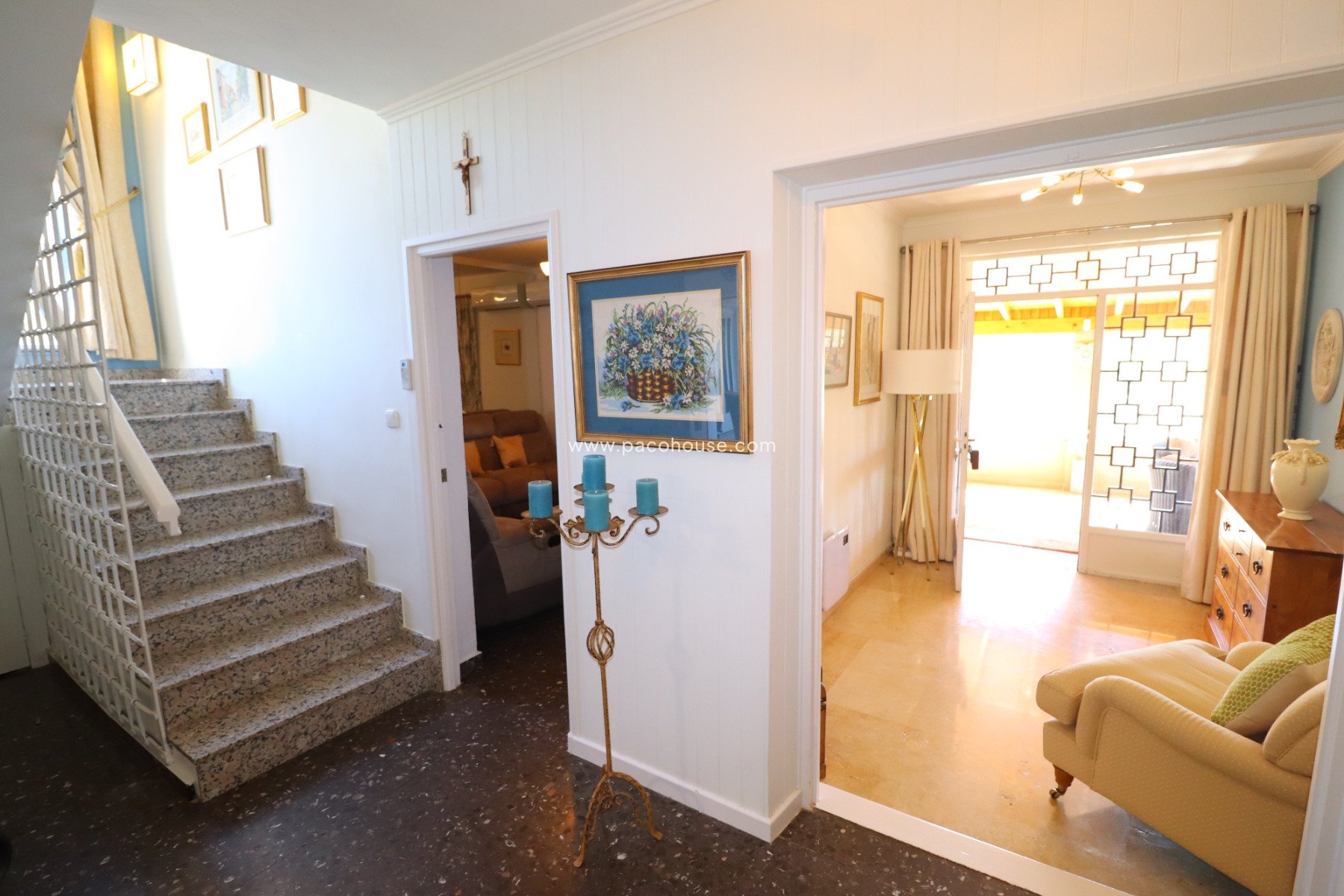 Resale - Villa -
Purias