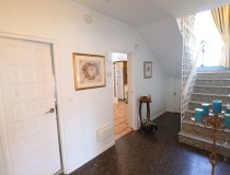 Resale - Villa -
Purias