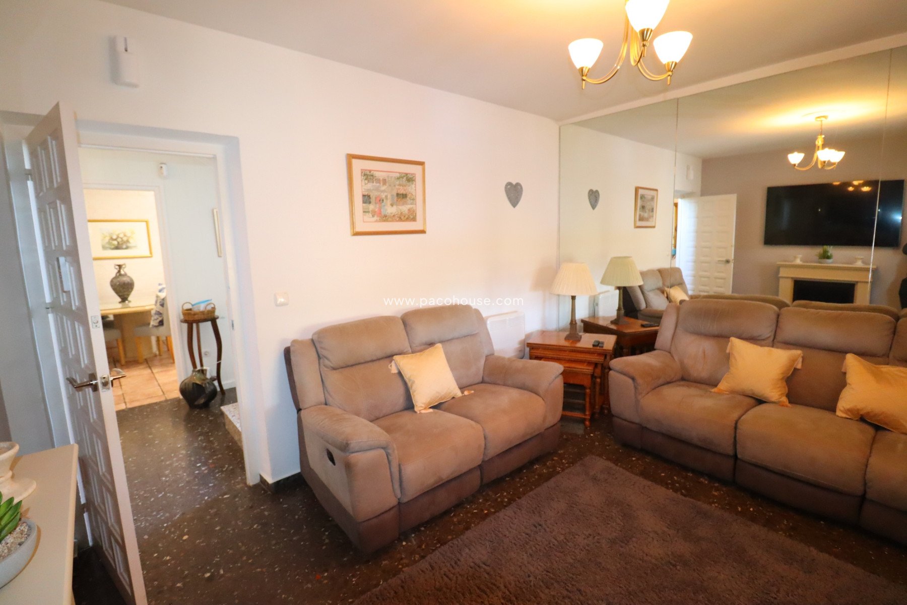 Resale - Villa -
Purias