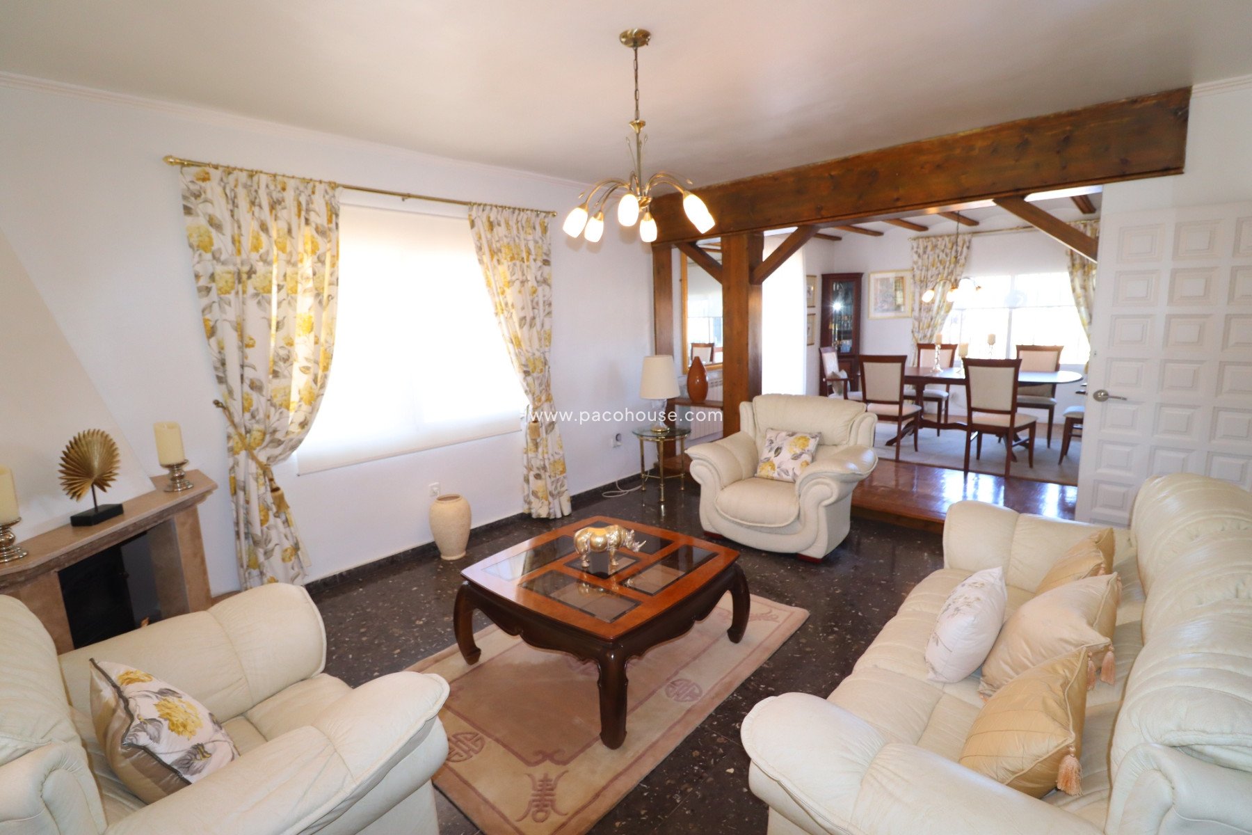 Resale - Villa -
Purias