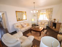 Resale - Villa -
Purias