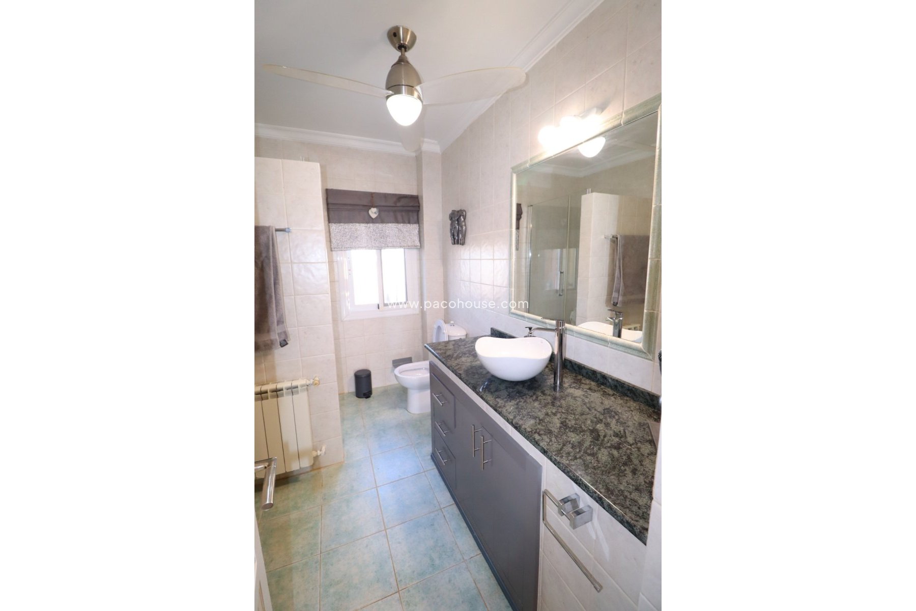 Resale - Villa -
Purias