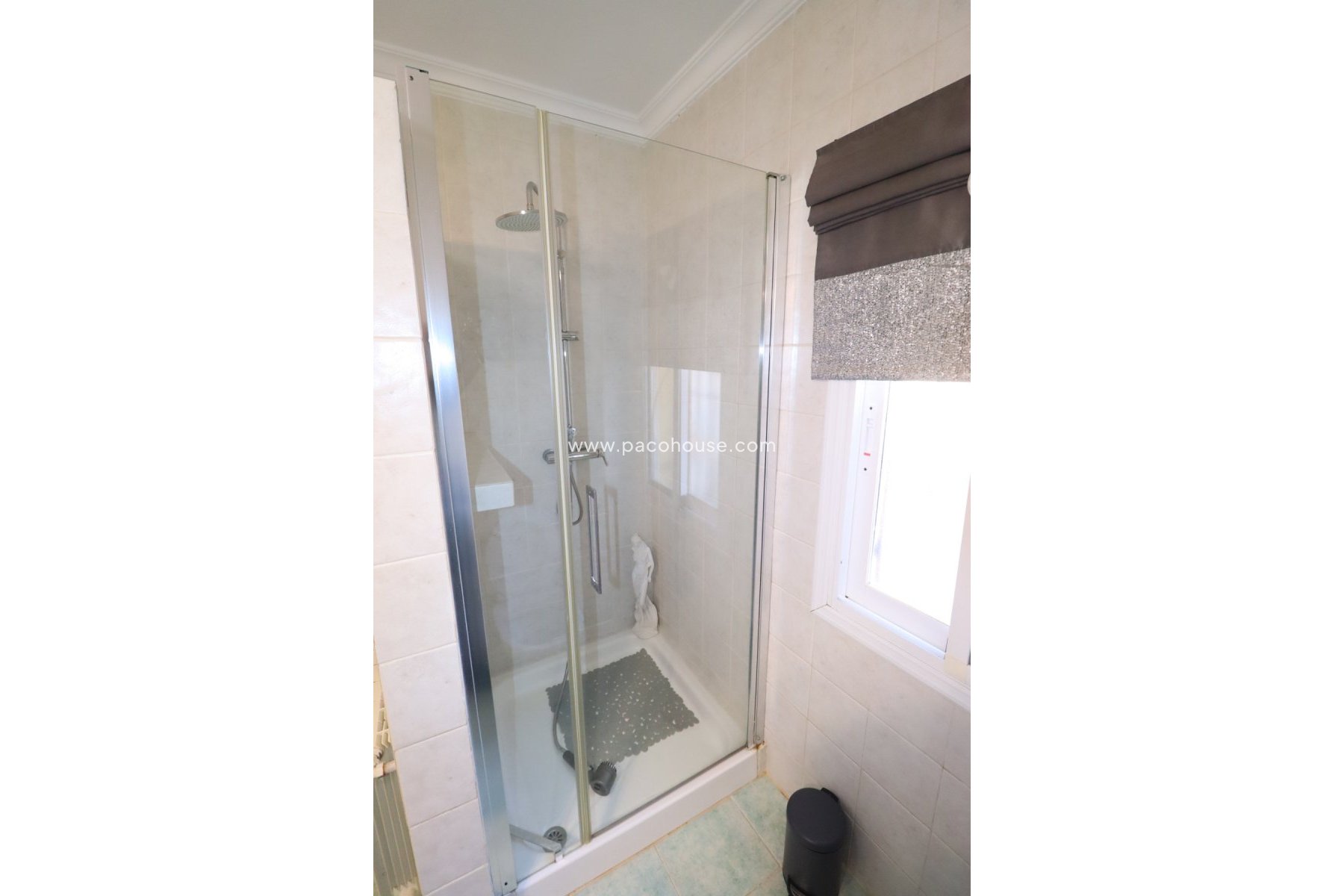 Resale - Villa -
Purias