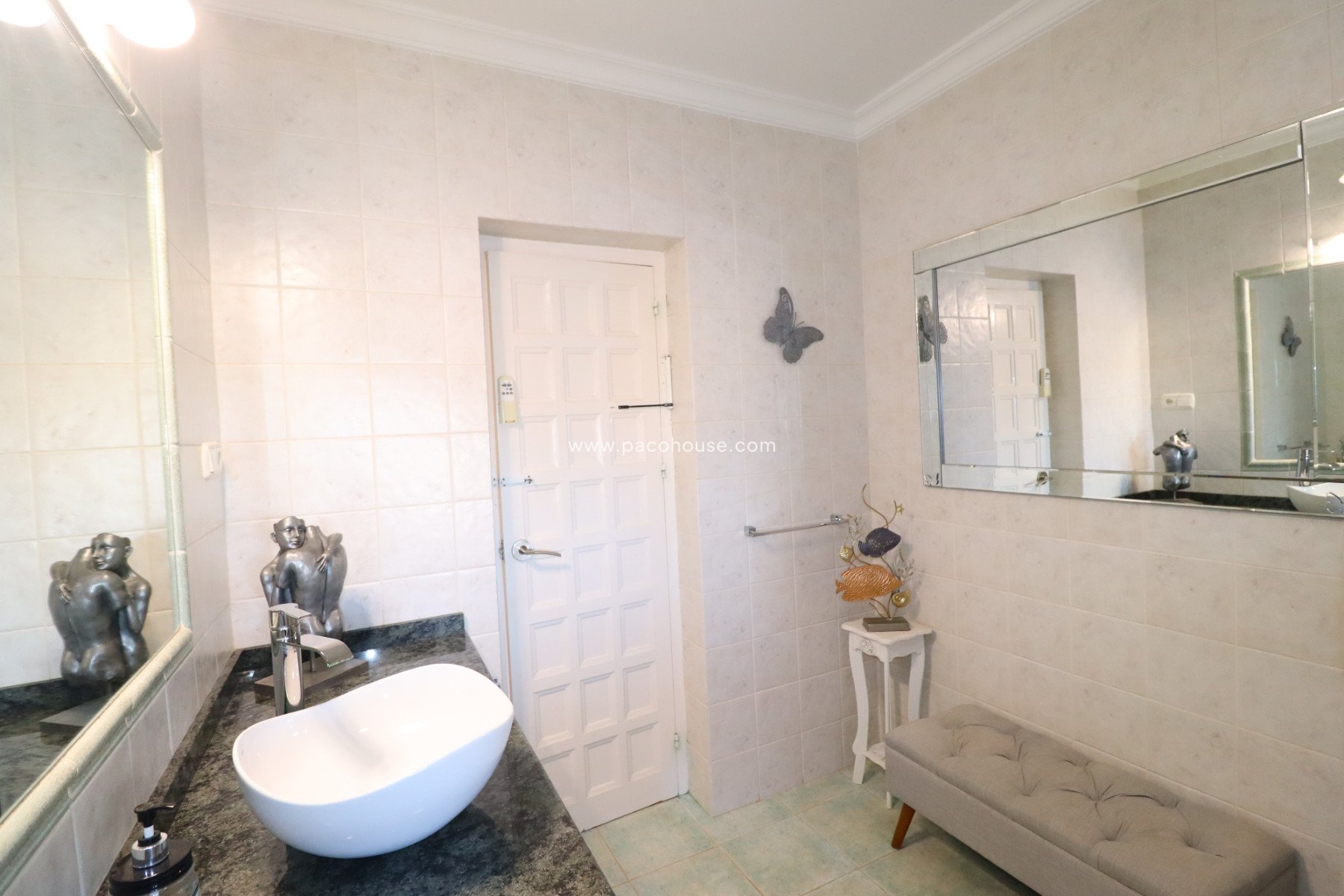 Resale - Villa -
Purias