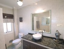 Resale - Villa -
Purias