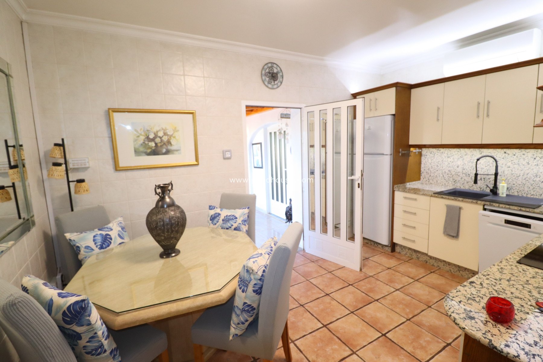 Resale - Villa -
Purias