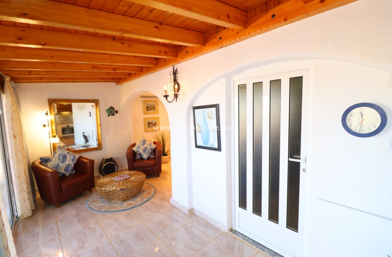 Resale - Villa -
Purias