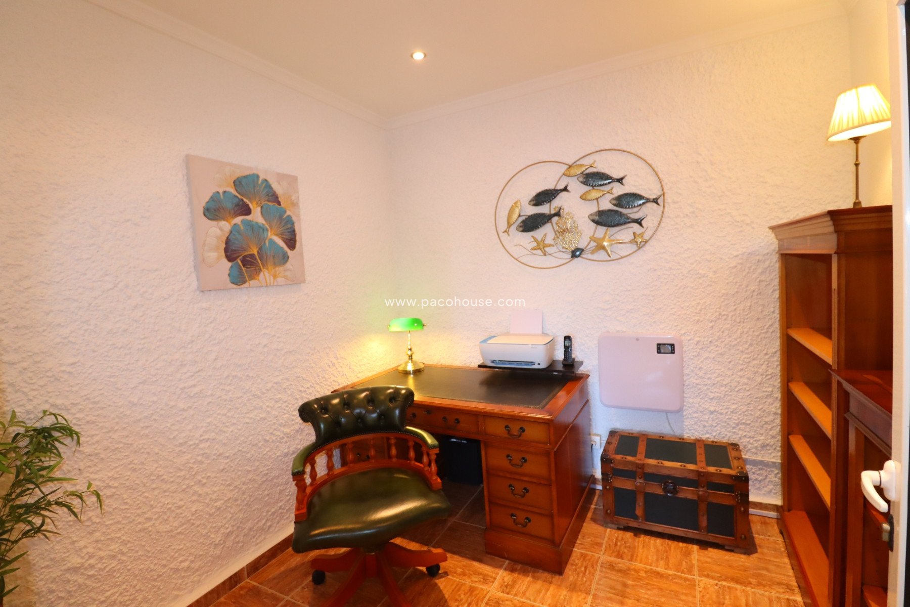 Resale - Villa -
Purias