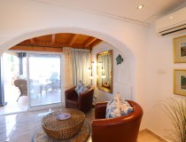 Resale - Villa -
Purias