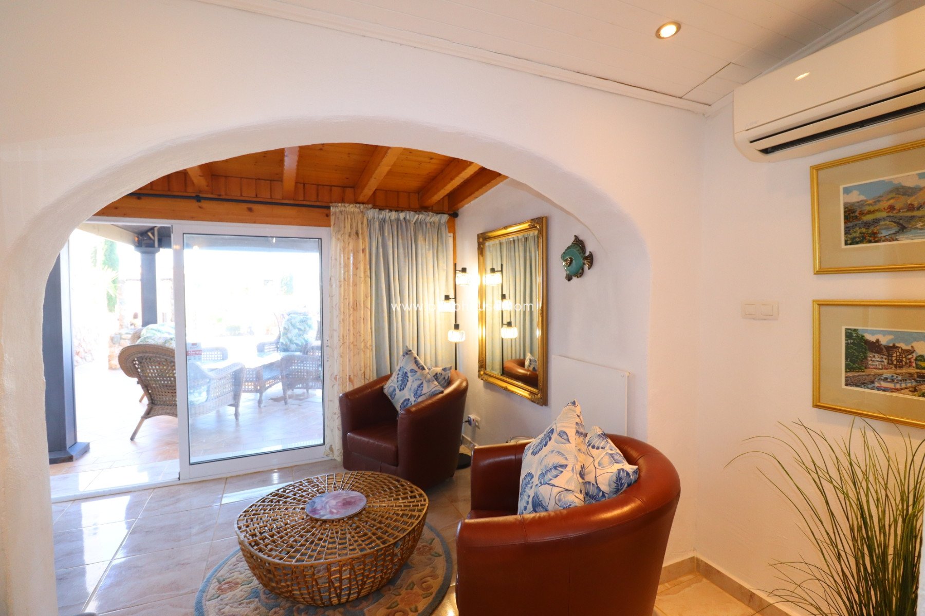 Resale - Villa -
Purias