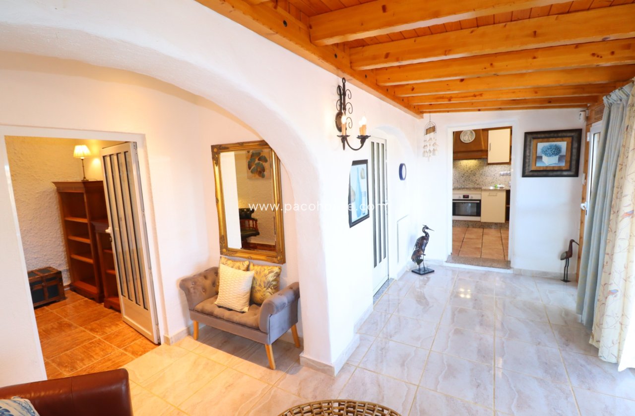 Resale - Villa -
Purias