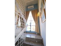 Resale - Villa -
Purias